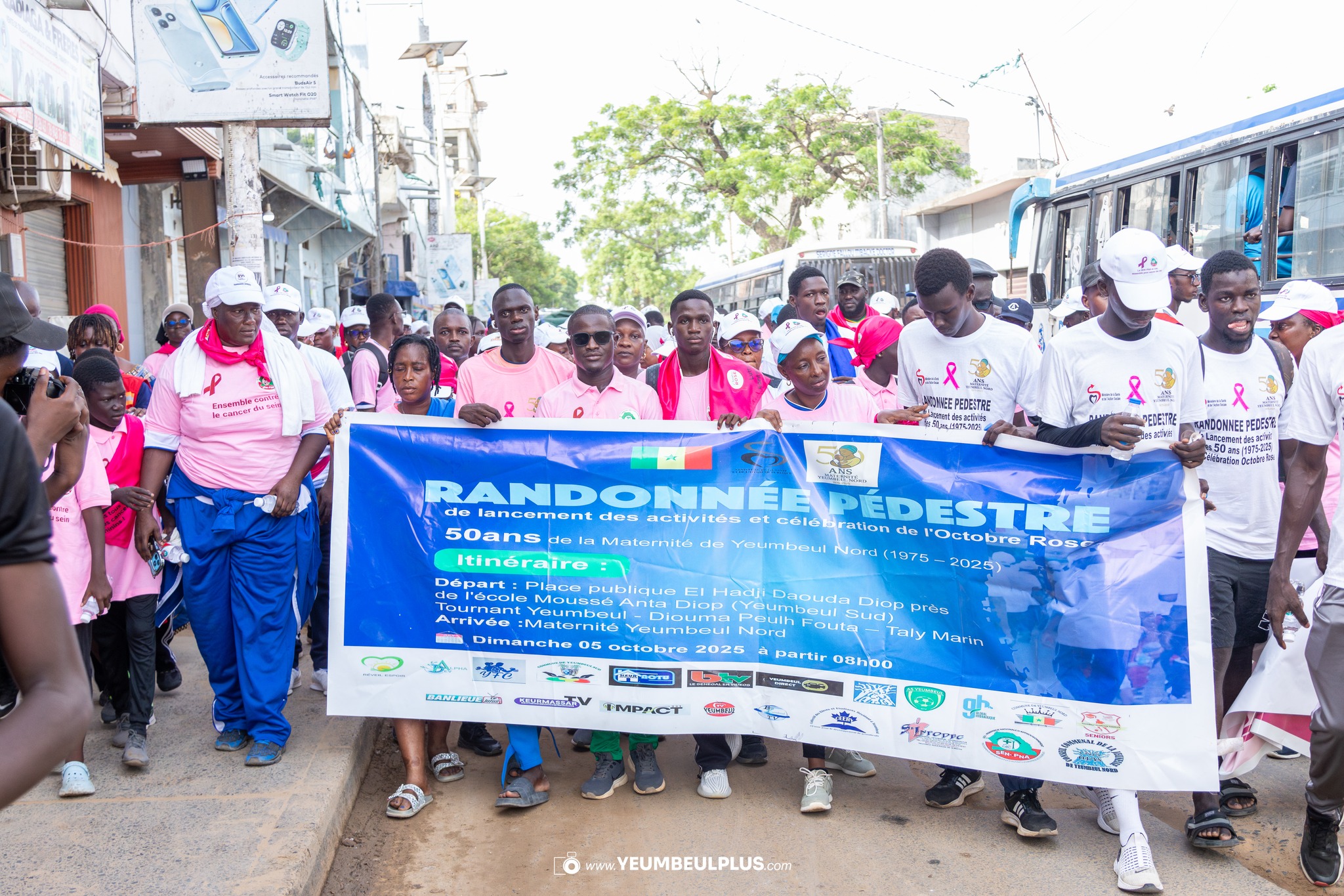 Octobre Rose : Forte mobilisation pour la randonnée de lancement des 50 ans de la Maternité de Yeumbeul — Photo 2